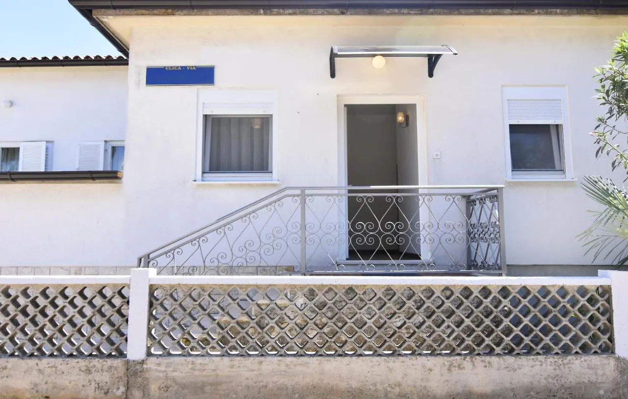 Apartments With A Parking Space Umag - 21359